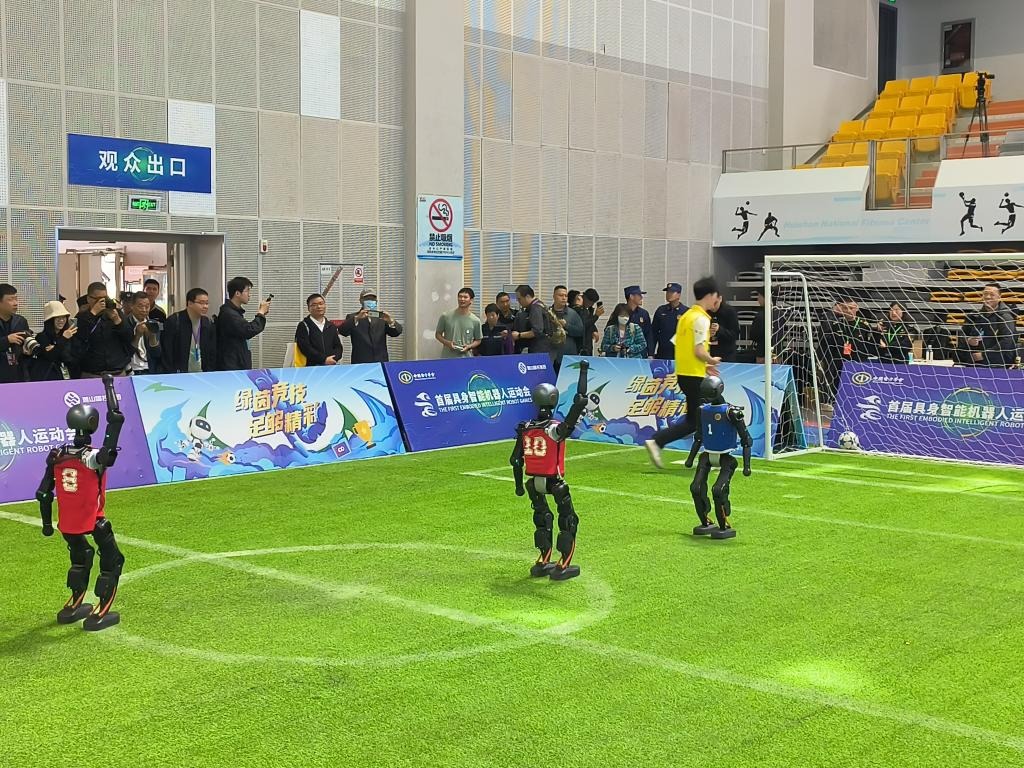 [德甲]穆勒禁区内横传 金玟哉跟进爆射得手